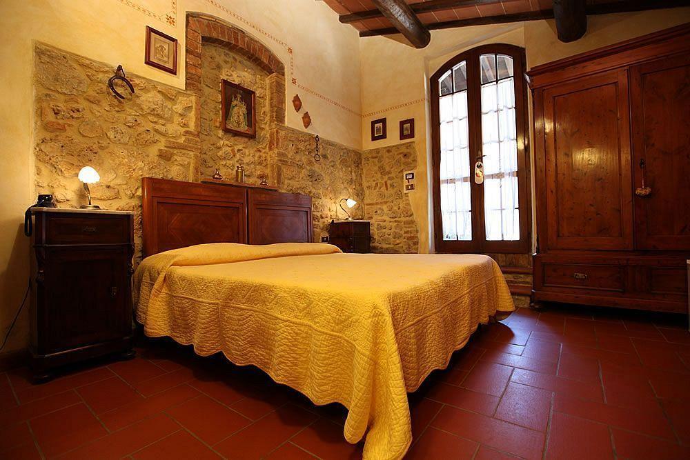 Agriturismo Casanova Di Pescille San Gimignano Kültér fotó